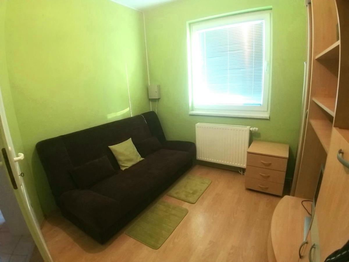 Villa 2 Etagen Mit Grossen Garten Modrica エクステリア 写真